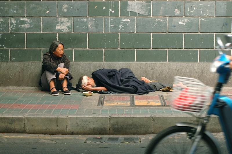 SDG 1 - Fermare la povertà! Essere empatici, gentili e supportivi!